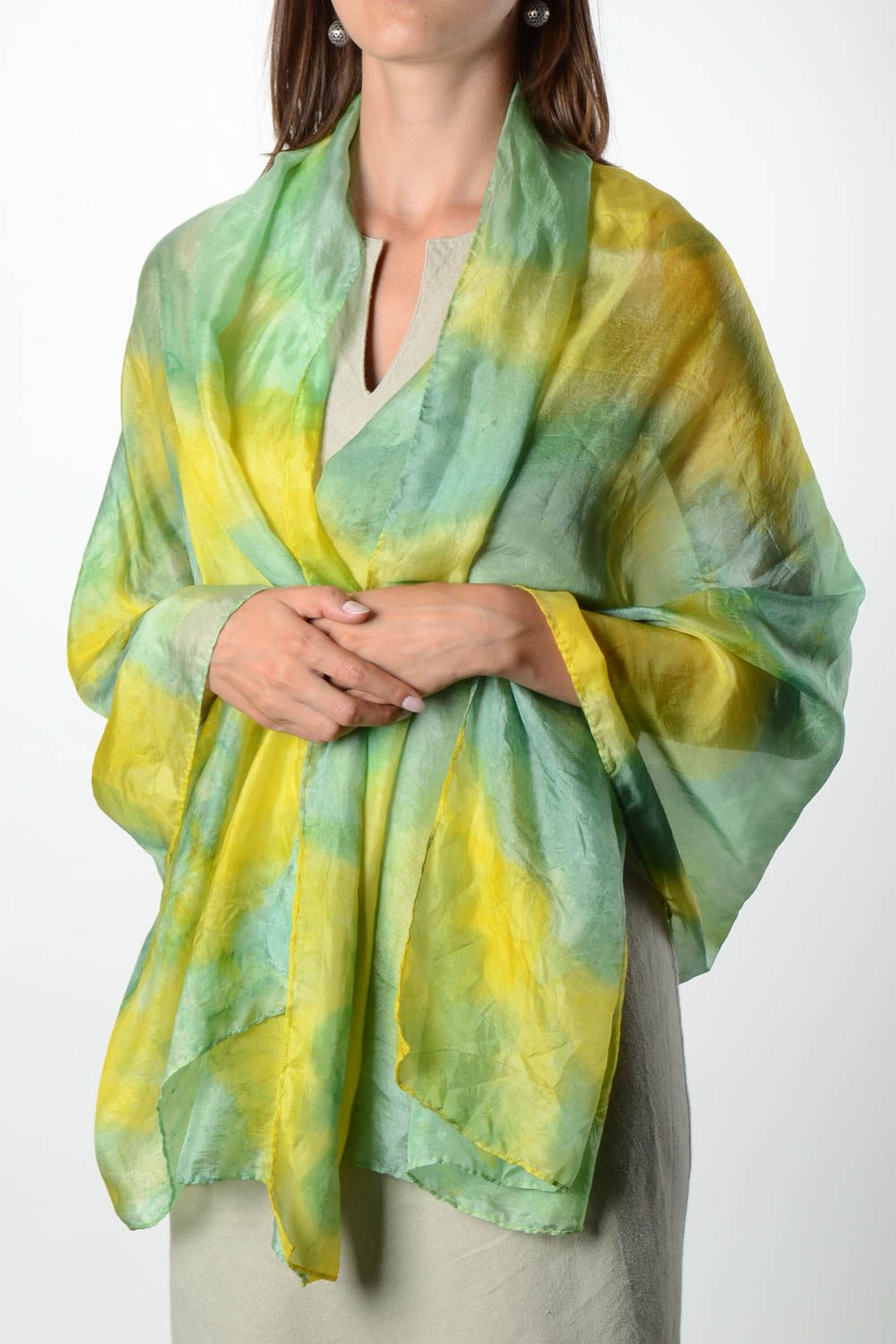 Écharpe soie Accessoire fait main jaune vert Cadeau femme original avec peinture photo 1