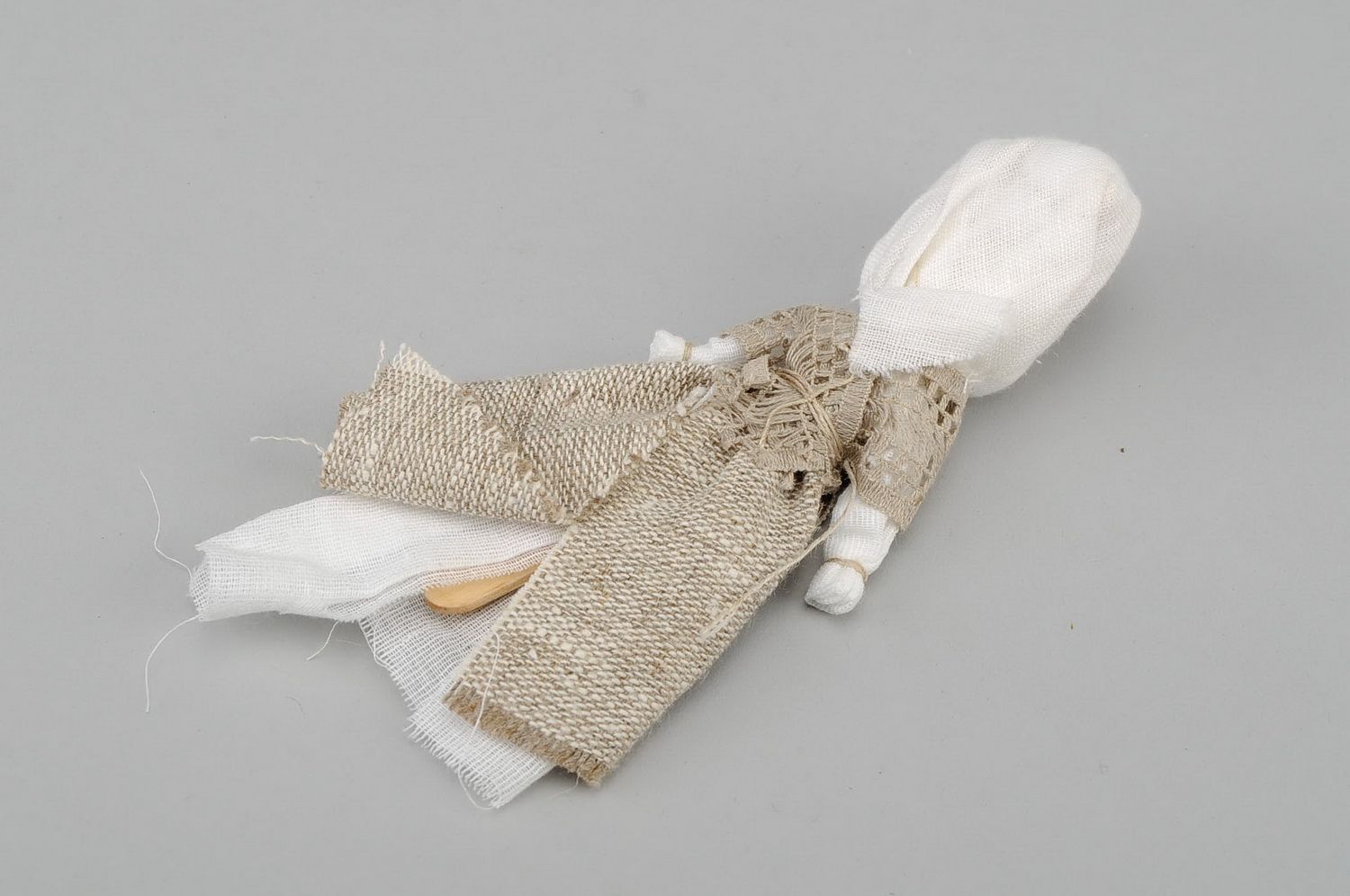 Bambola etnica di stoffa fatta a mano amuleto talismano giocattolo slavo  foto 4