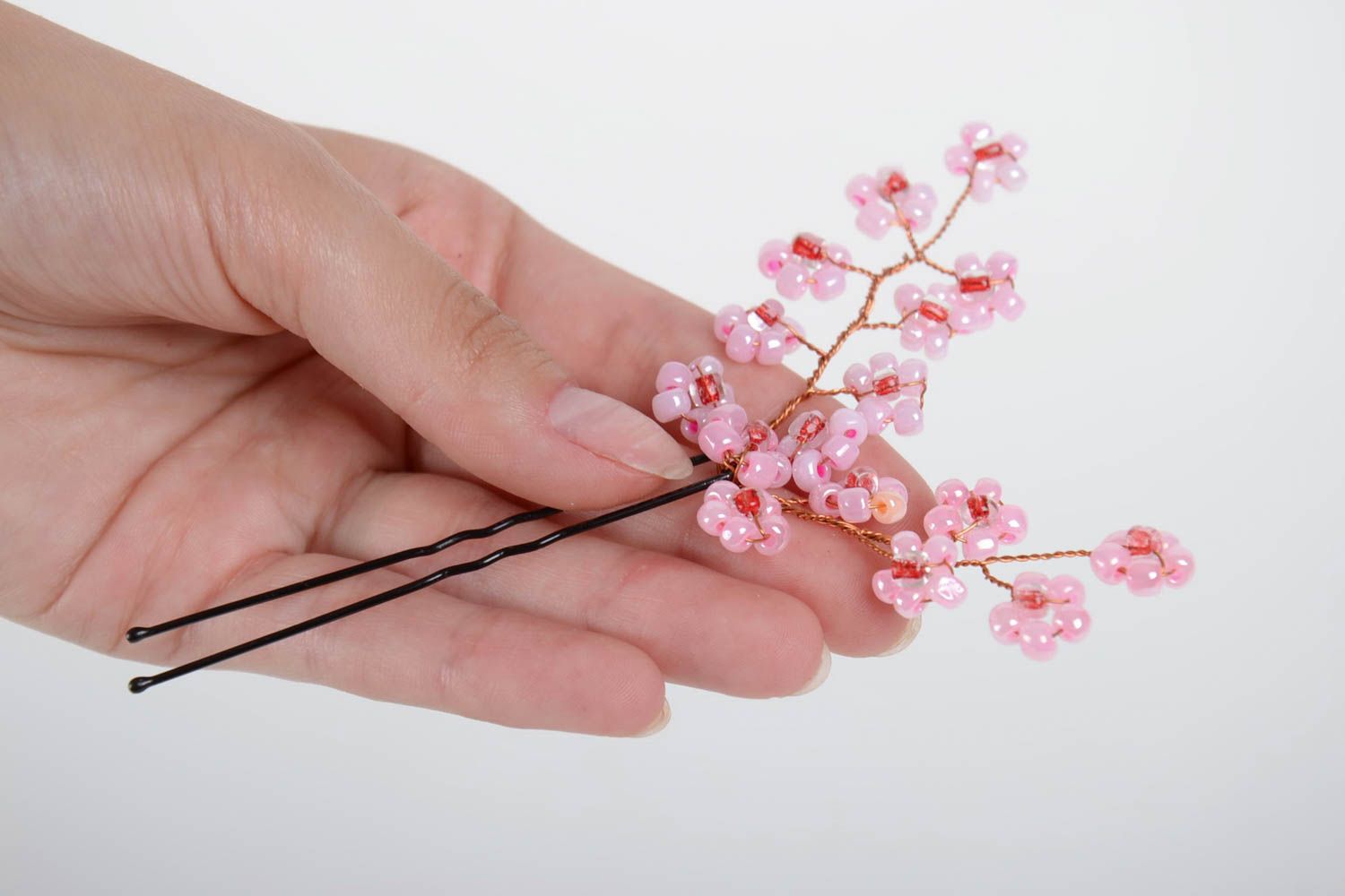 Handmade metal hair pin decorated with tender pink beaded flowers on wire basis photo 5