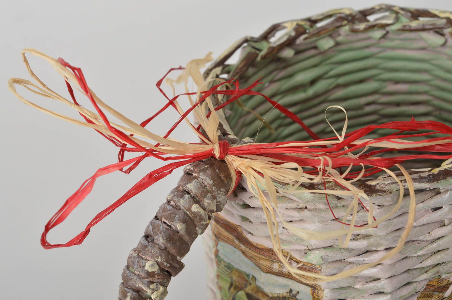 Плетеная корзина ручной работы декор интерьера подарочная корзина из бумаги фото 5