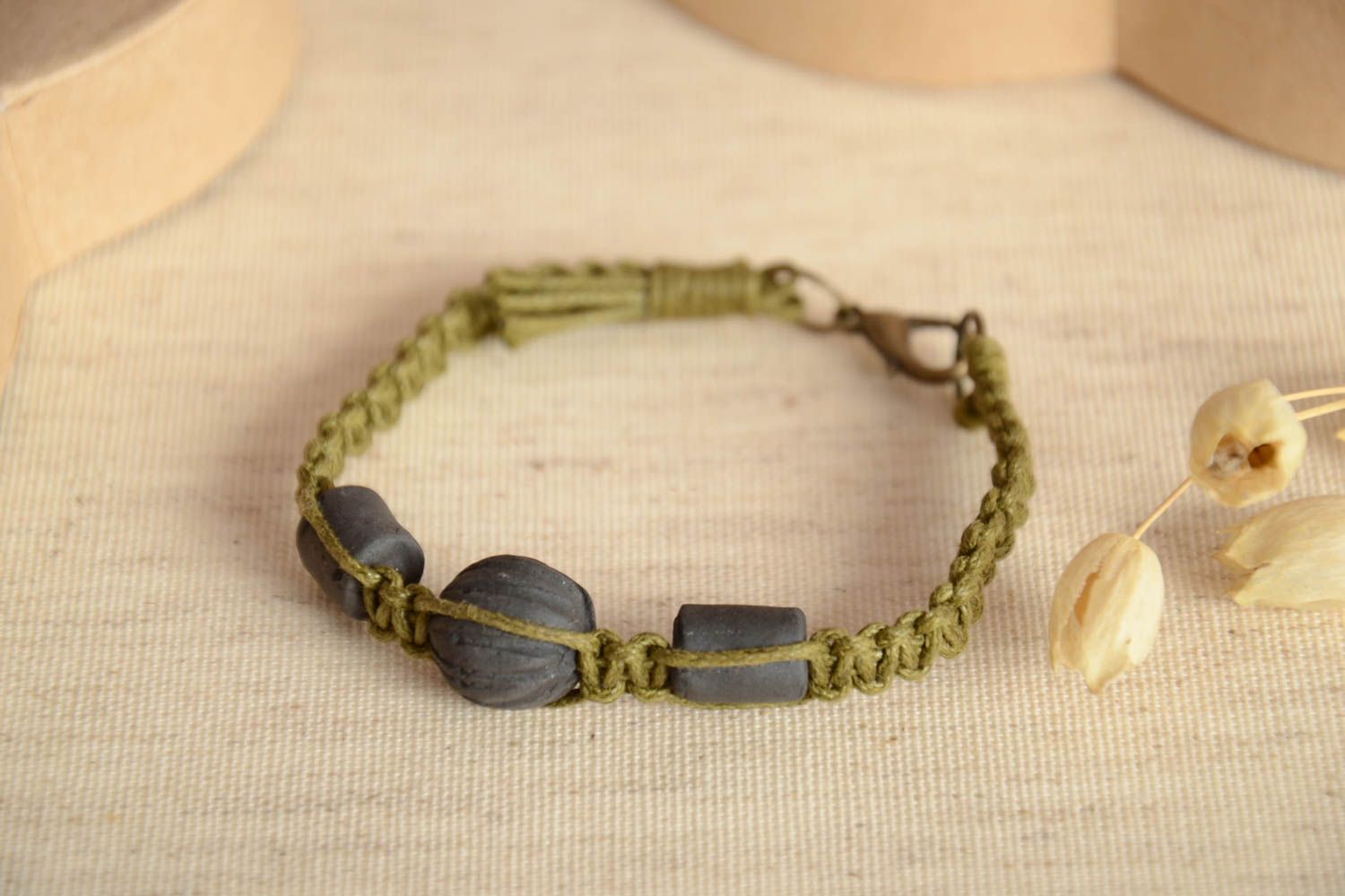 Bracelet textile Bijou fait main vert lacet perles argile Accessoire femme photo 2