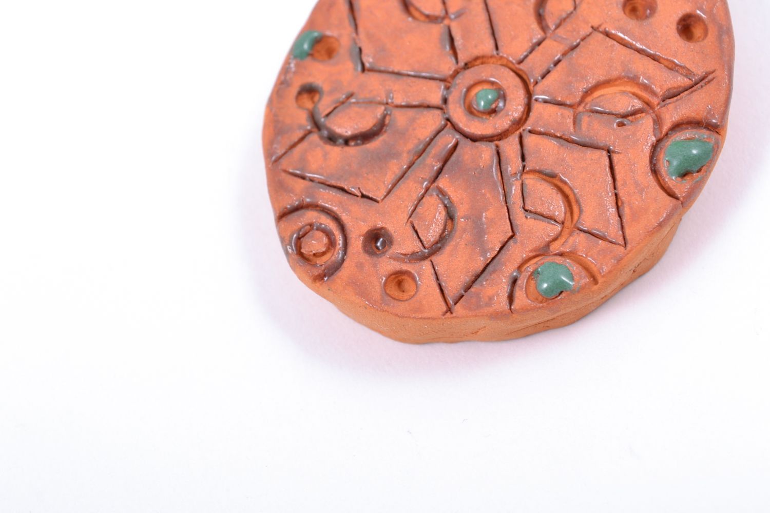 Porte-clefs en terre cuite rond original à motif couleurs acryliques fait main photo 3