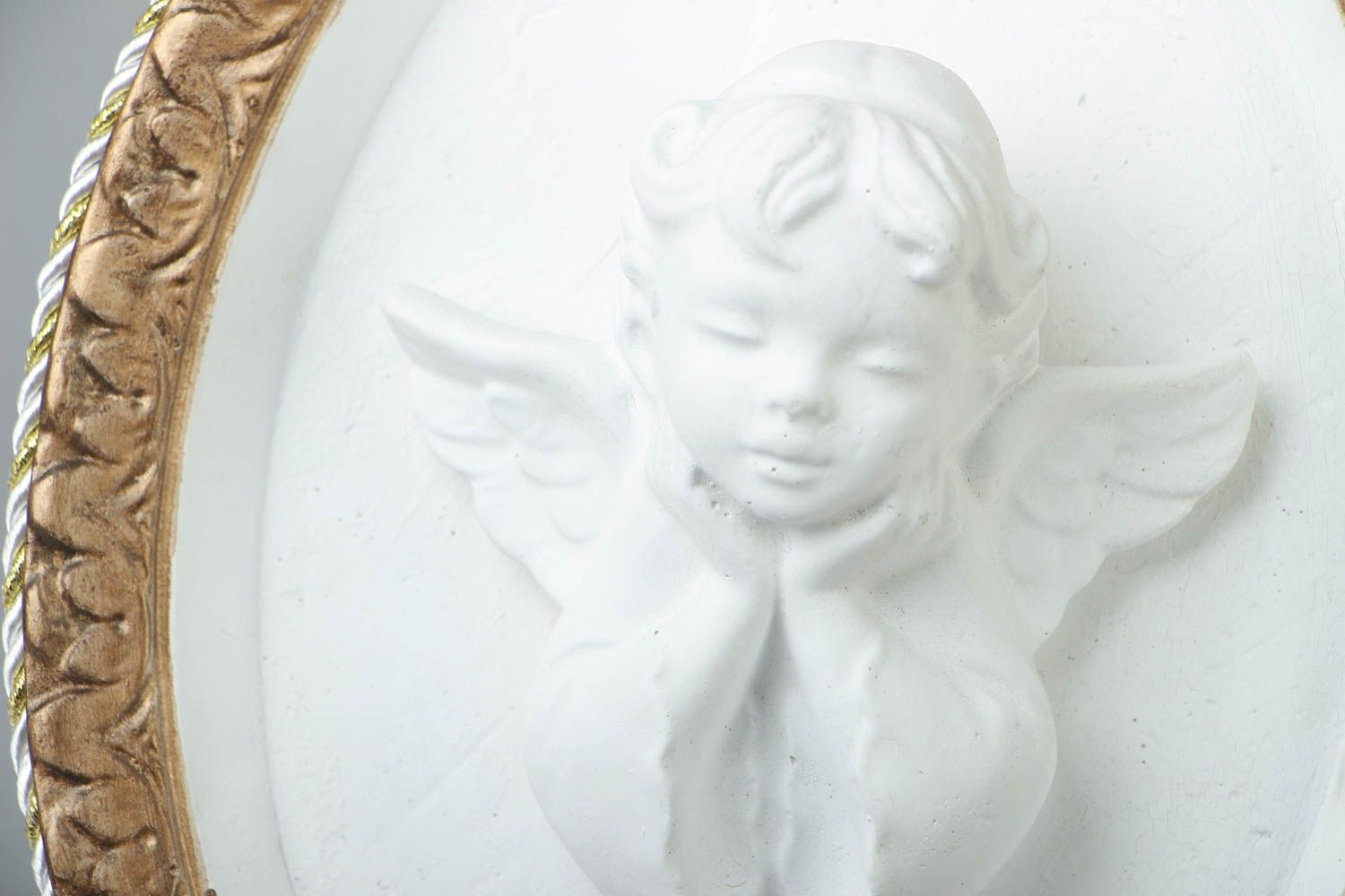 Bas-relief fait main de plâtre avec ange photo 2