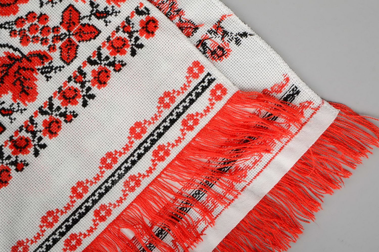 Kreuzbesticktes handmade Ruschnyk Die Nachtigall auf dem Glasbeerenstrauch  foto 4
