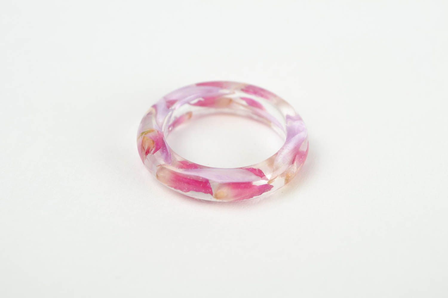 Кольцо из эпоксидной смолы кольцо ручной работы модное кольцо круглое розовое фото 3