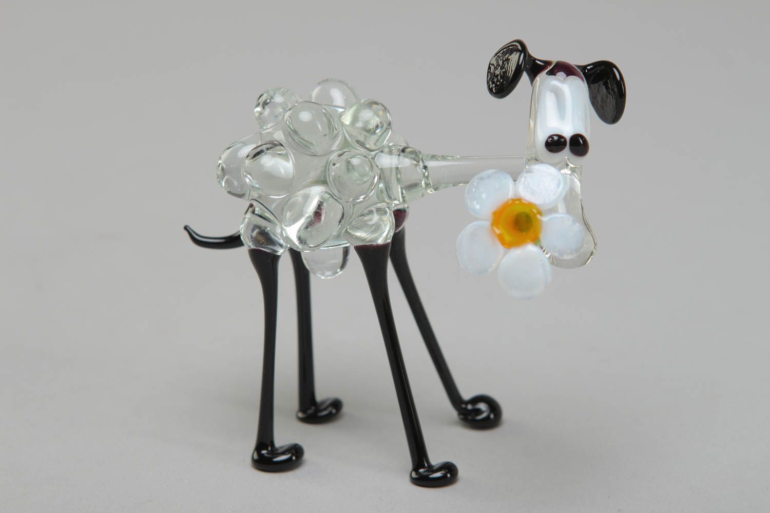 Figurine miniature en verre lampwork en forme de brebis faite main photo 1