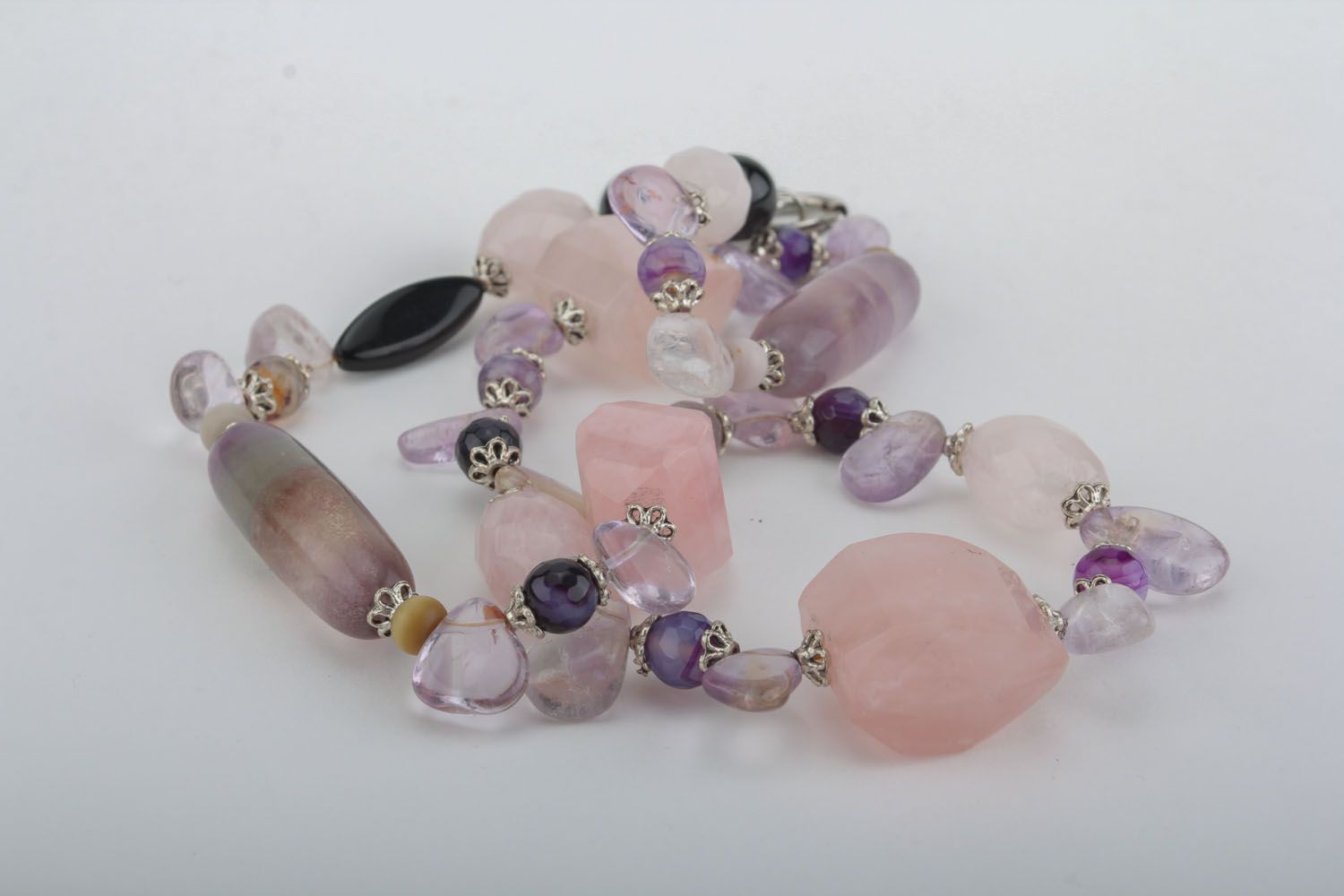 Necklace made of natural stones photo 2