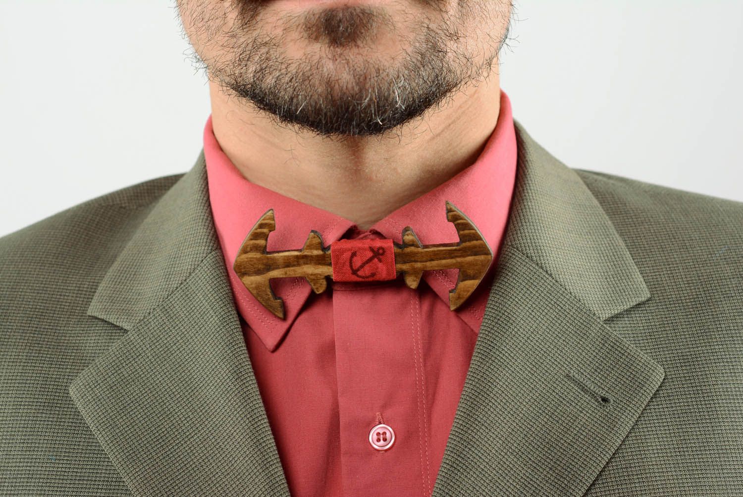 Wooden bow tie in the form of an anchor photo 1