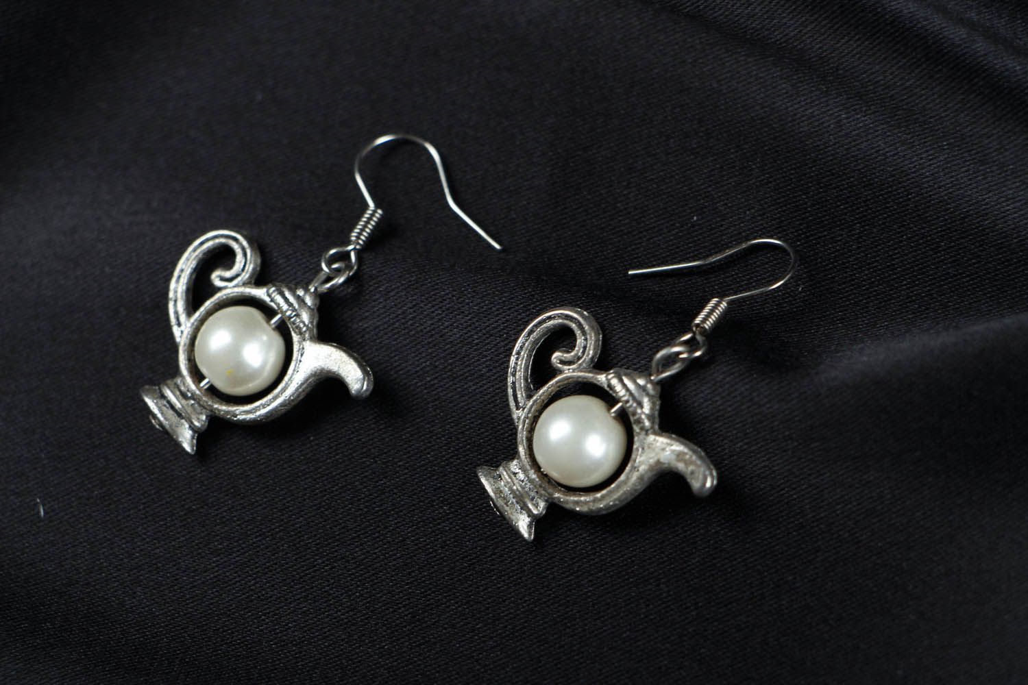 Boucles d'oreilles en métal avec perles faites main photo 1