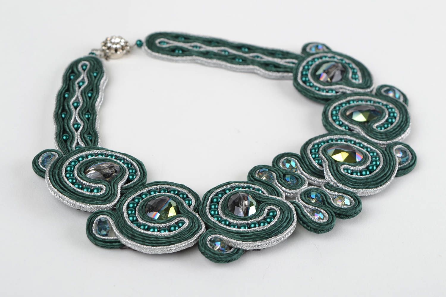 Joli collier soutache avec cristal tchèque fait main vert bijou pour femme photo 2