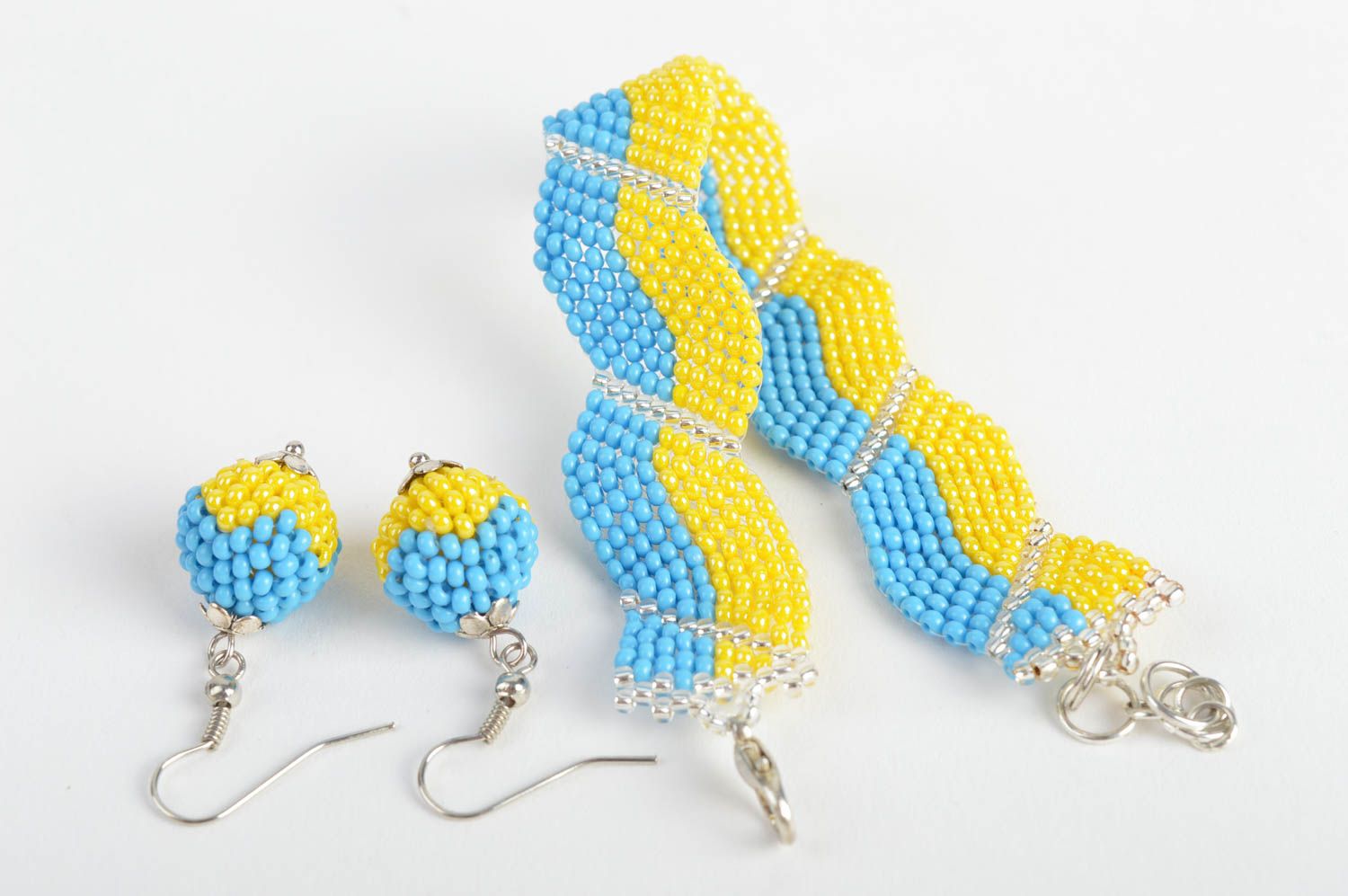 Handmade yellow and blue beaded jewelry set 2 items wrist bracelet and earrings photo 5