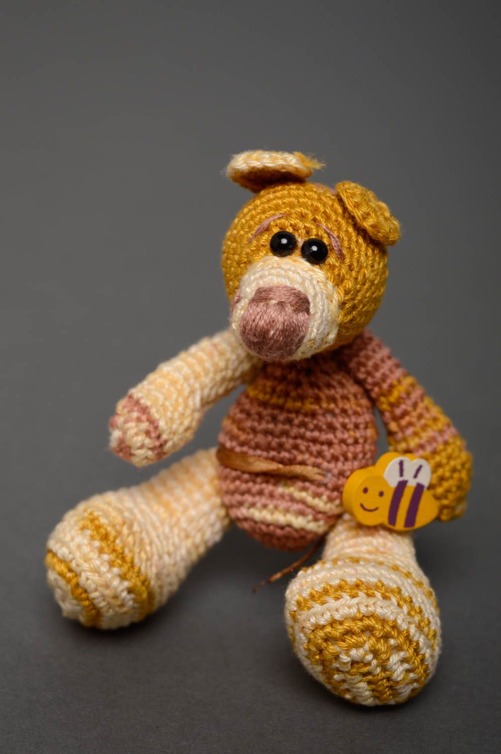 Peluche tricotée Ours avec abeille  photo 3