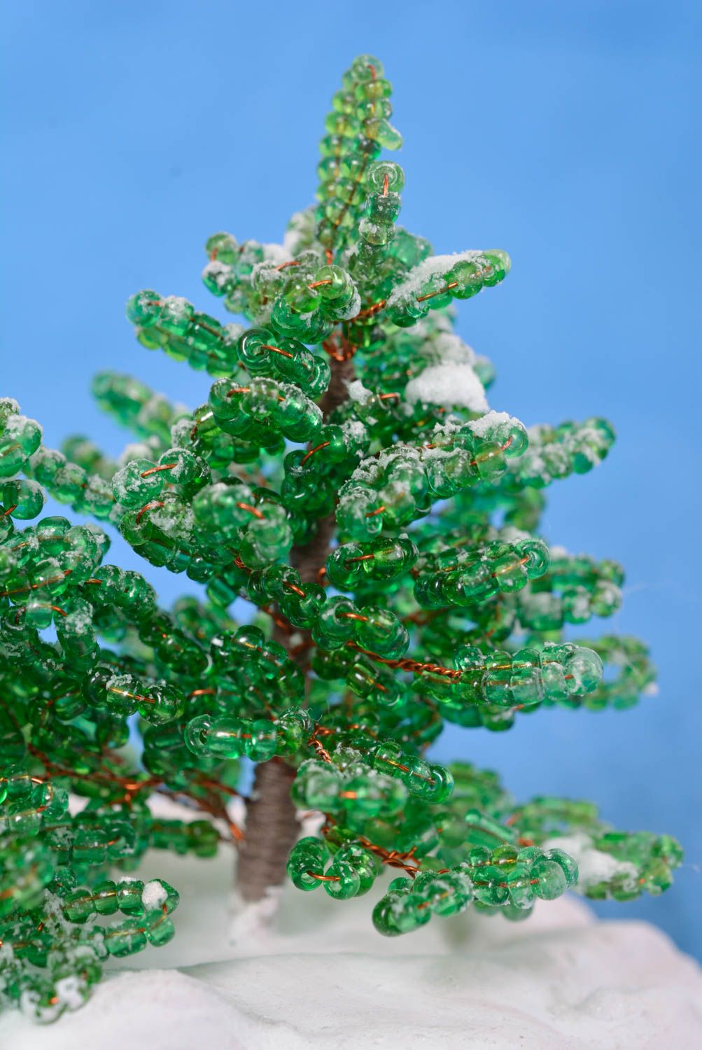 Дерево из бисера ручной работы елки из бисера на подставке бонсай из бисера фото 2