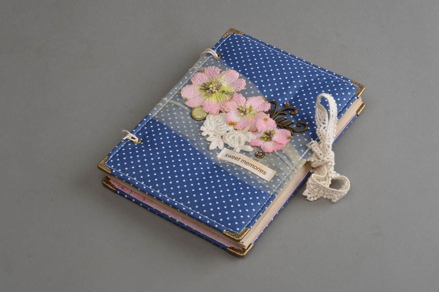 Handmade Notizbuch mit Stoffumschlag samt Spitze und Metallecken für Mädchen foto 2