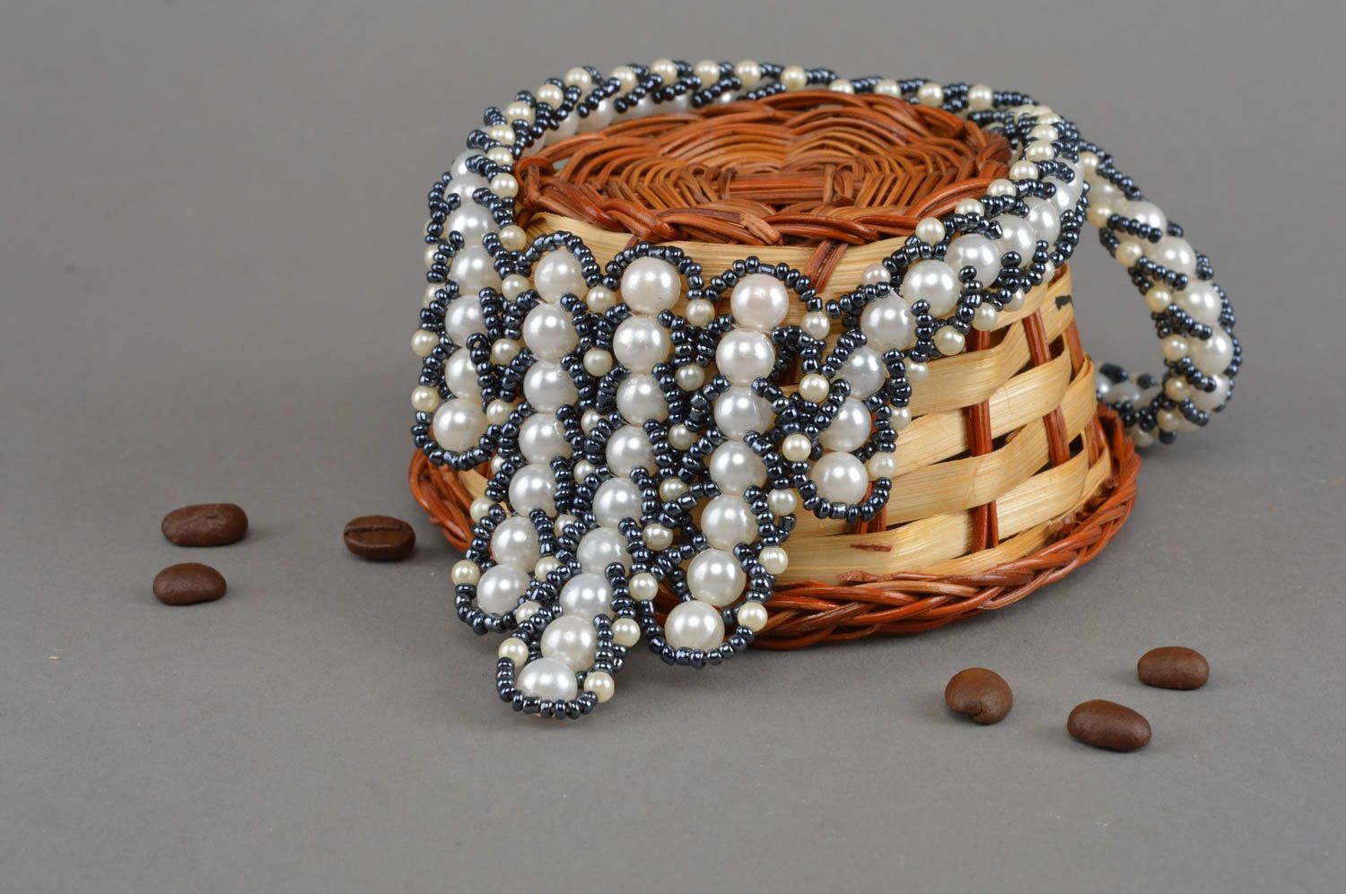 Ожерелье из бисера и бусин плетеное ручной работы женское красивое стильное фото 1