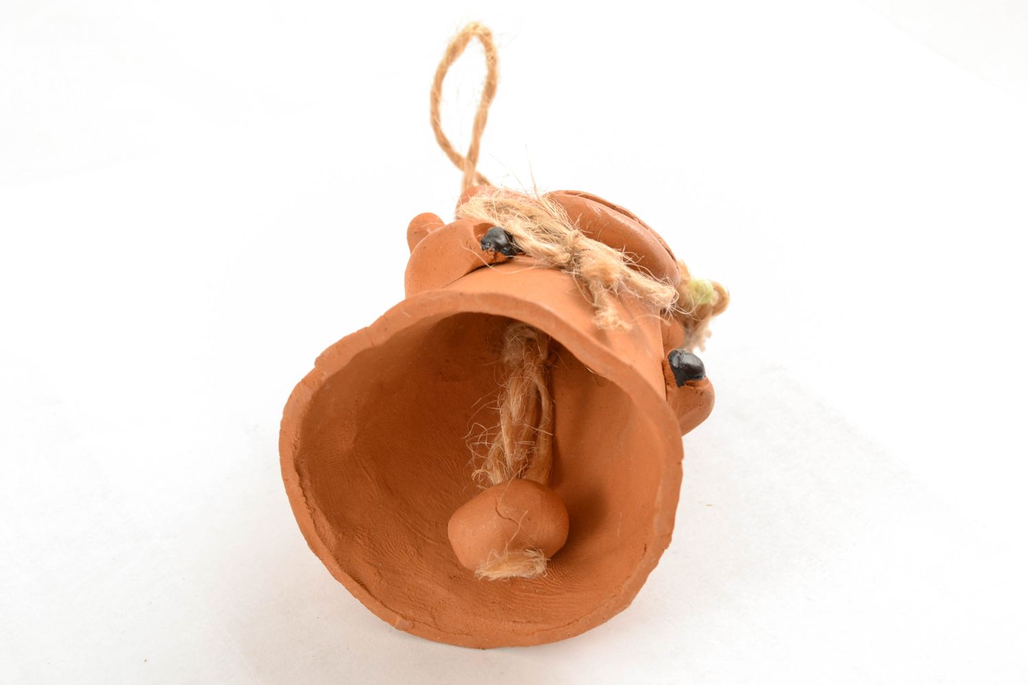 Керамический колокольчик лепной в виде бычка настенный декор фото 2