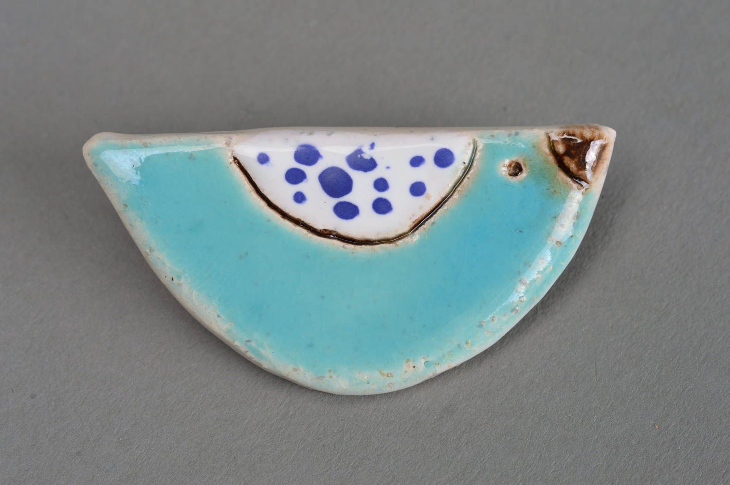 Broche en argile avec épingle métallique faite main en forme d'oiseau mignon photo 1