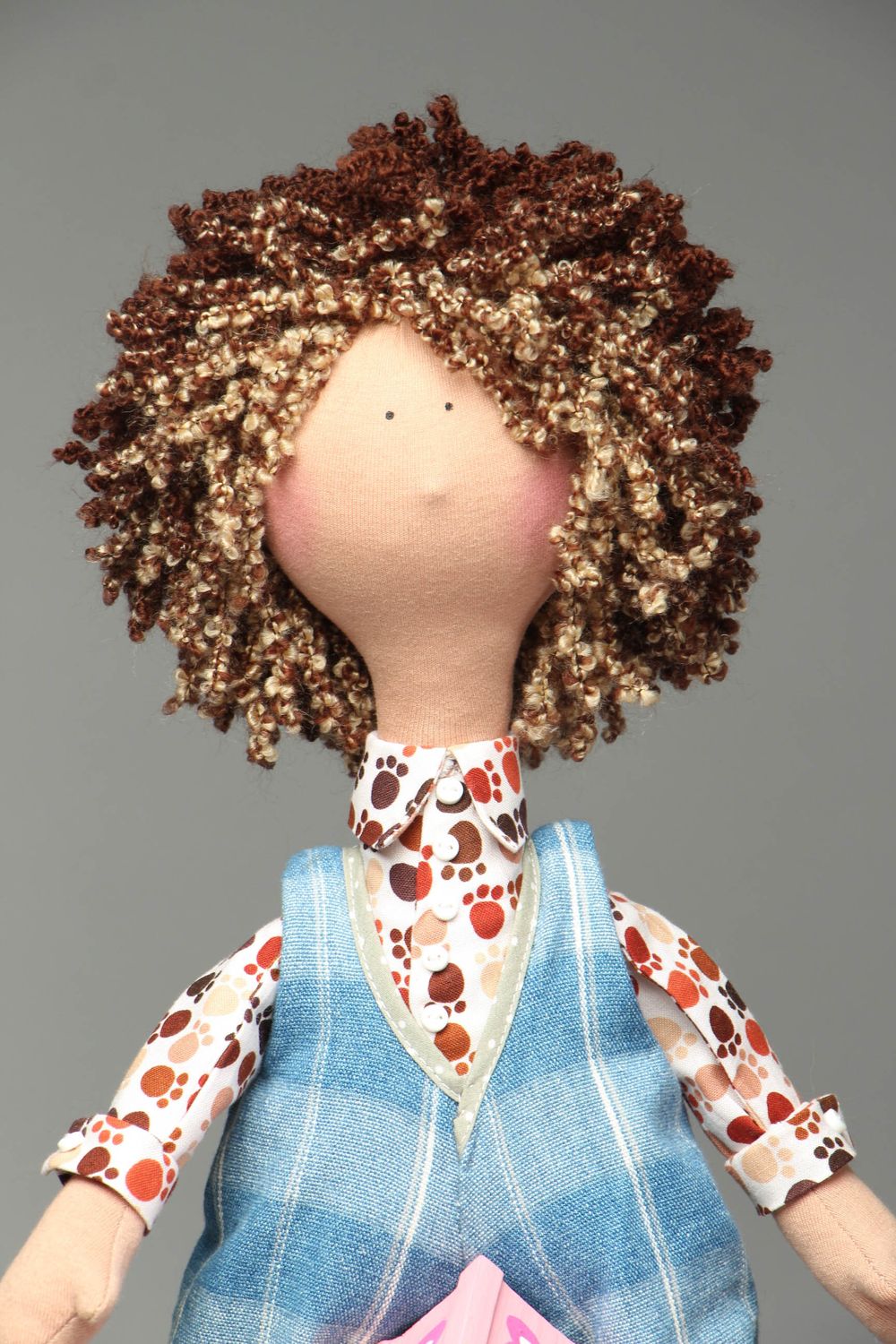 Авторская кукла на деревянной подставке Амурчик фото 2