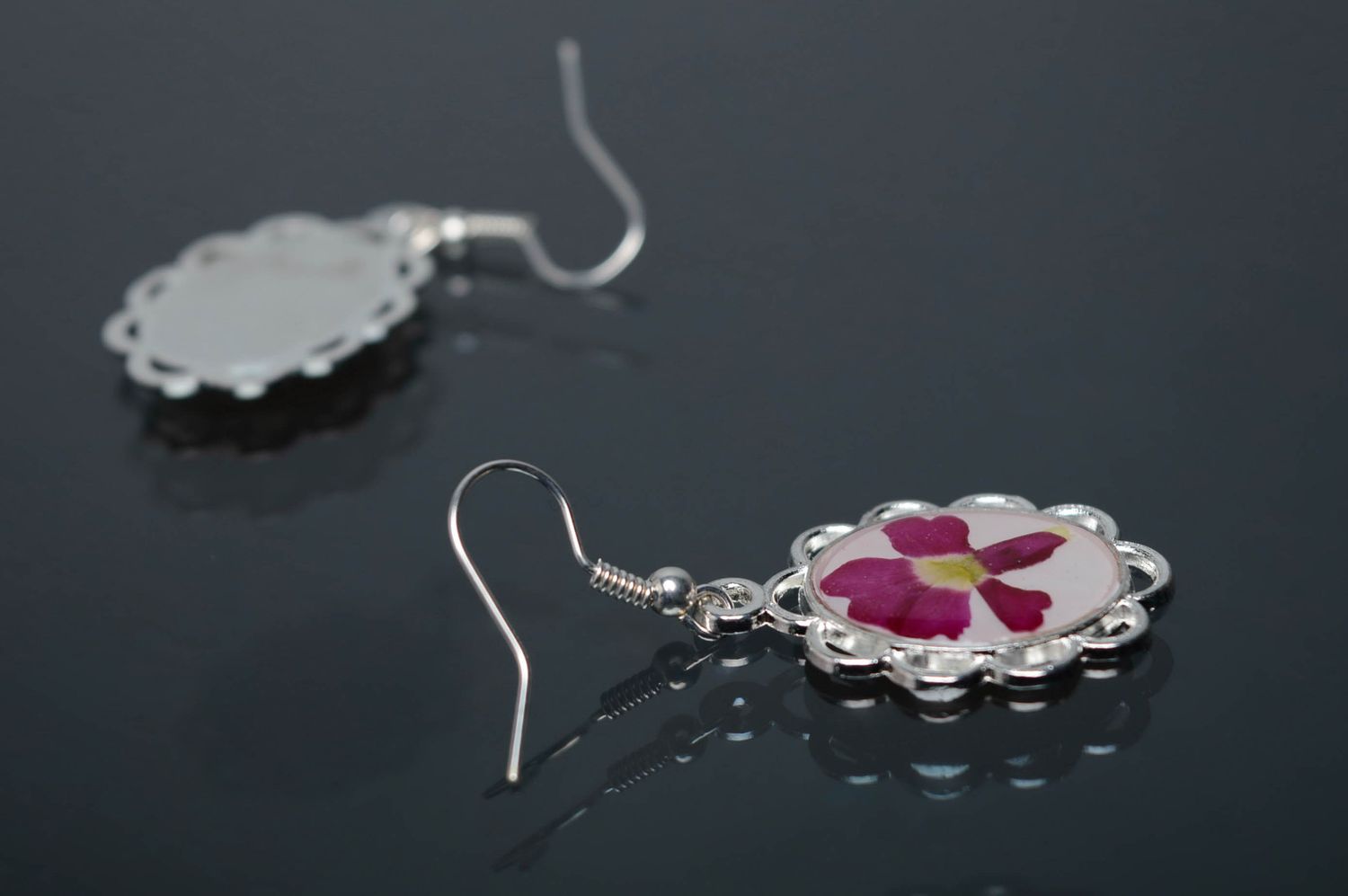 Epoxy resin earrings with verbena photo 5