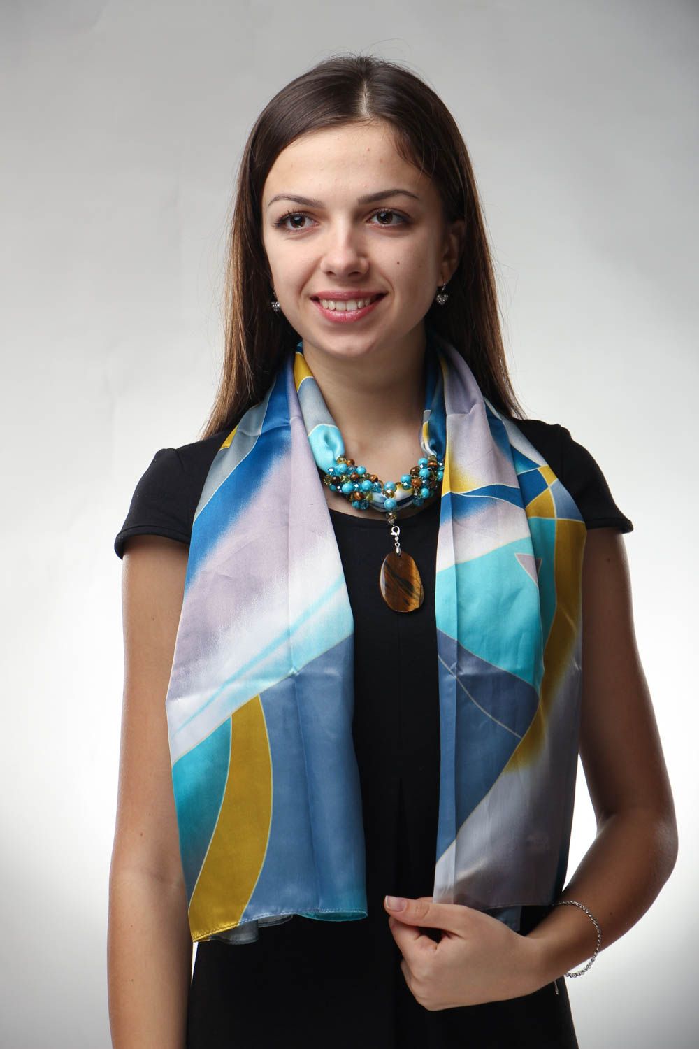 Женский шарфик шелковый с натуральными камнями фото 1