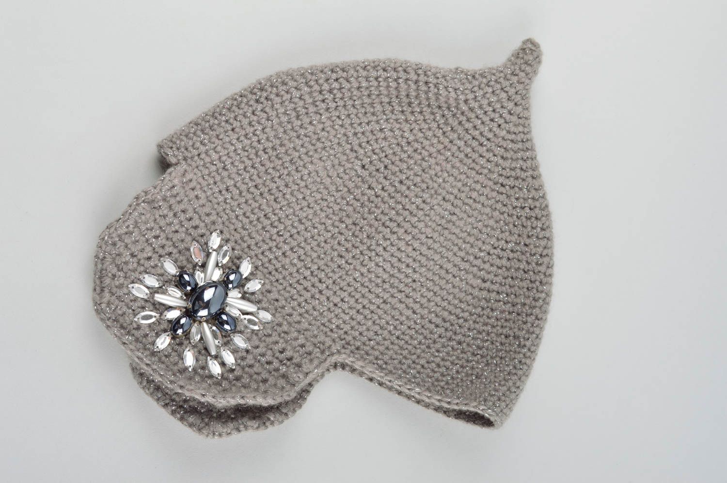Вязаная шапка ручной работы зимняя шапка с вышивкой бисером вязаная шапочка фото 5