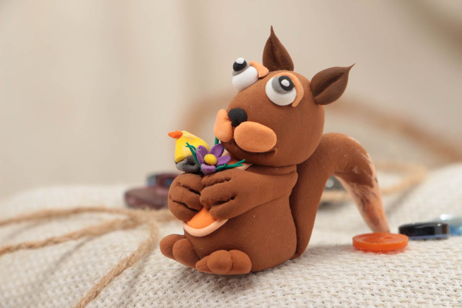 Handgemachte Figurine Eichhörnchen aus Polymer Ton Geschenk für Tochter foto 1