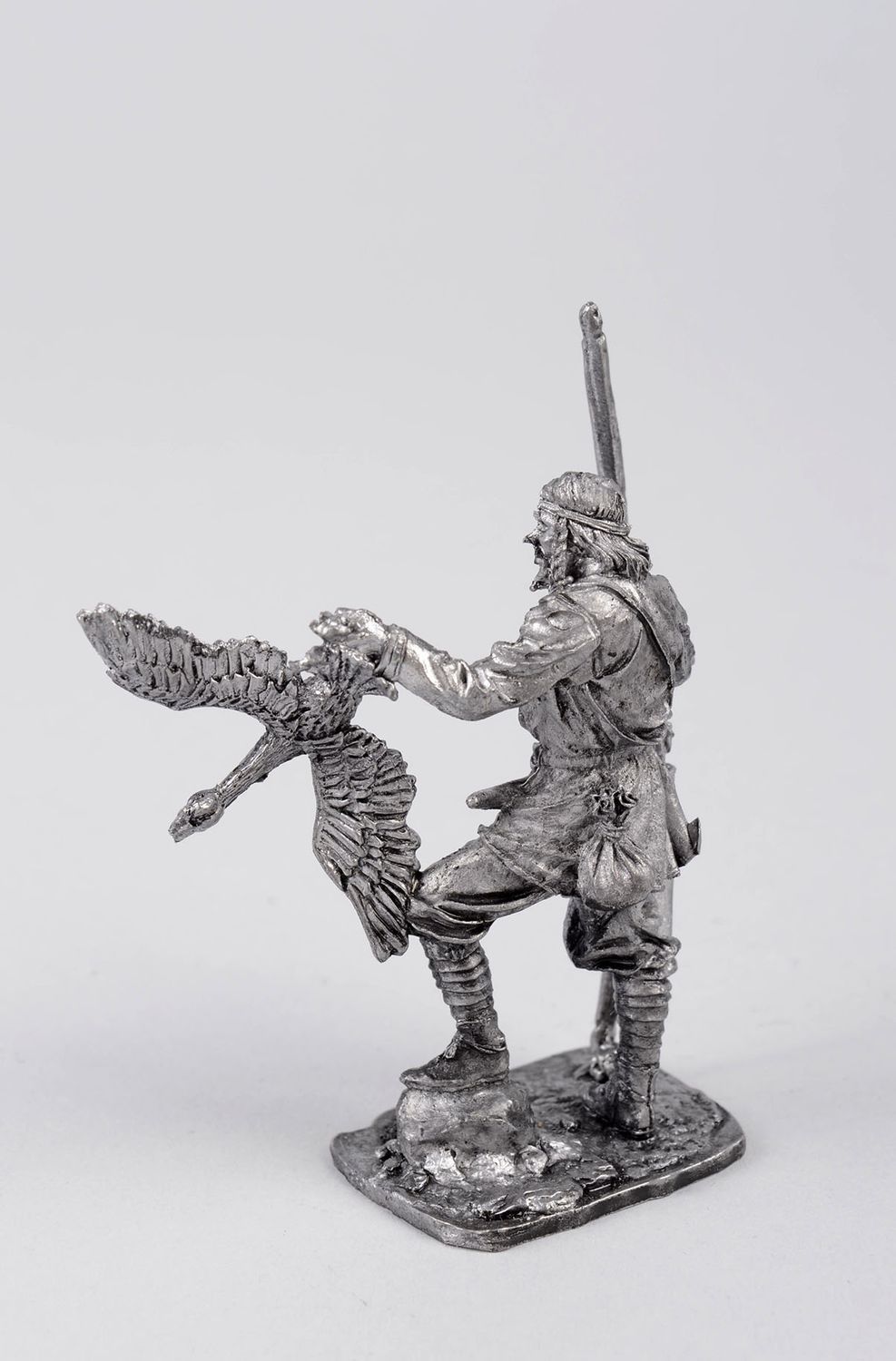 Figura artesanal de estaño cazador con ave decoración de hogar regalo original foto 3