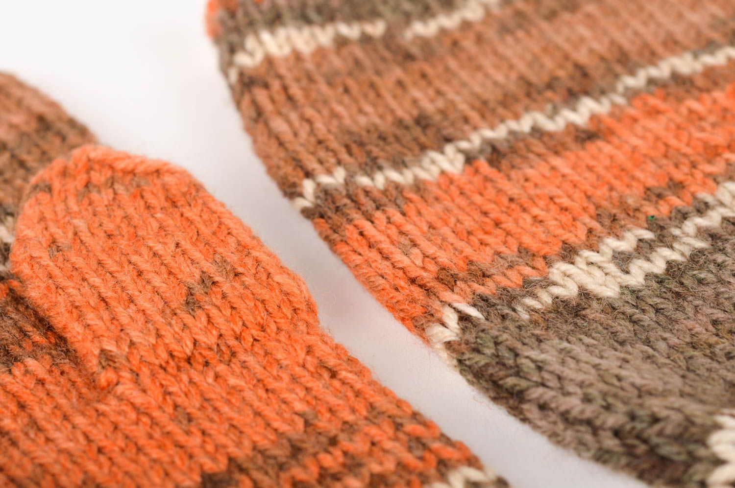 Handmade woolen winter set crocheted cap and mittens warm accessories photo 4