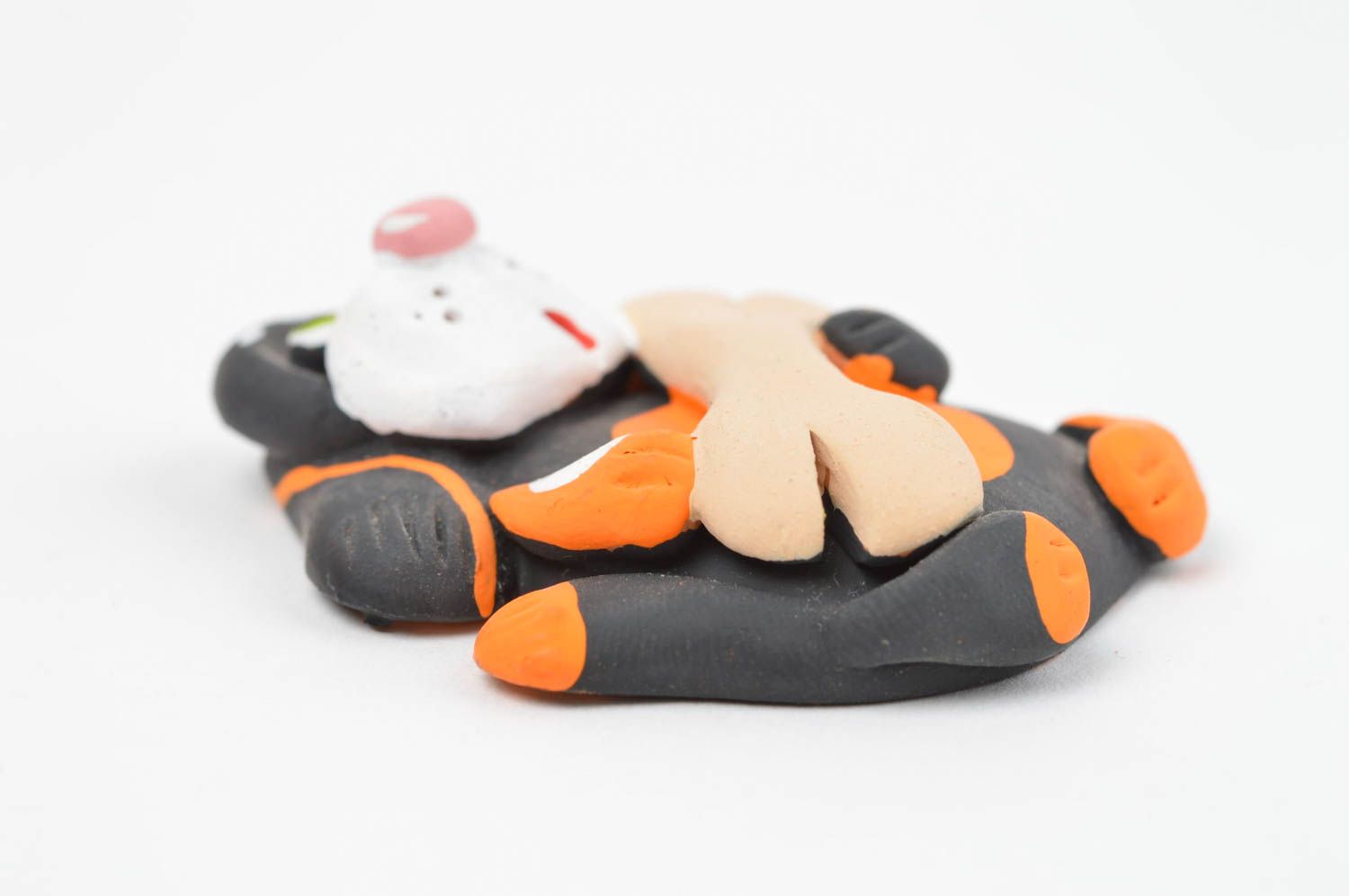 Magnet chien en céramique noir-orange amusant pour réfrigérateur fait main photo 3