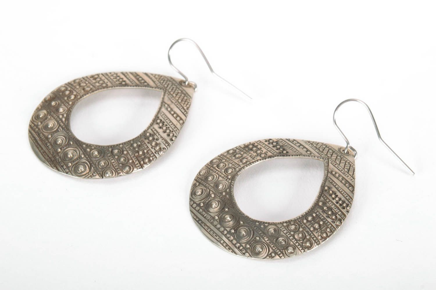 Large stamped earrings photo 1
