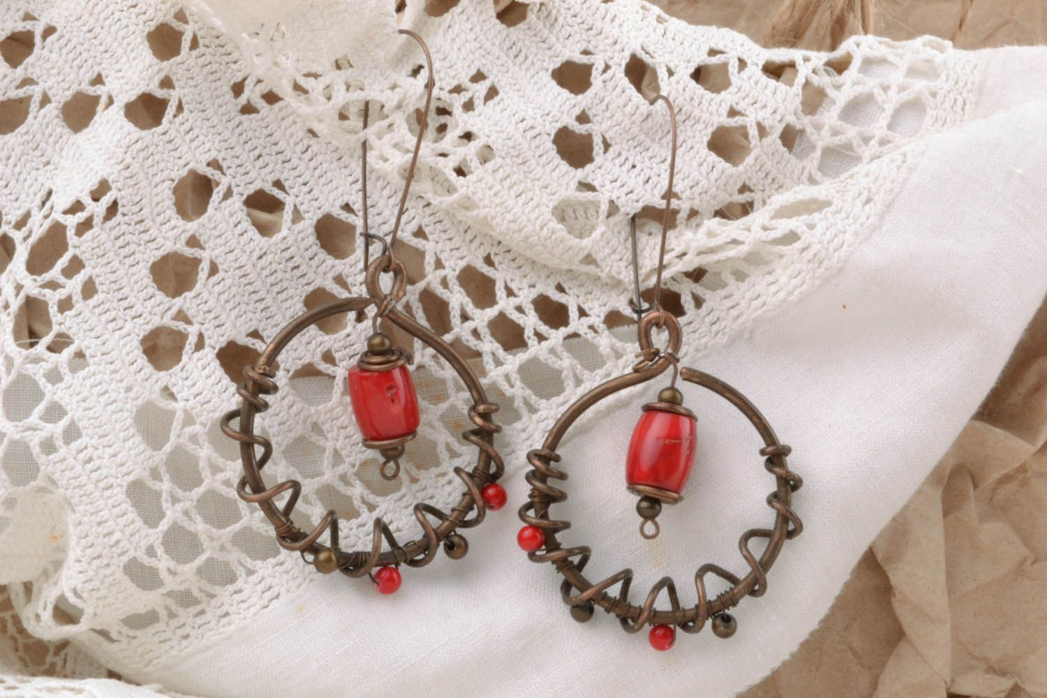 Round copper earrings with coral photo 1