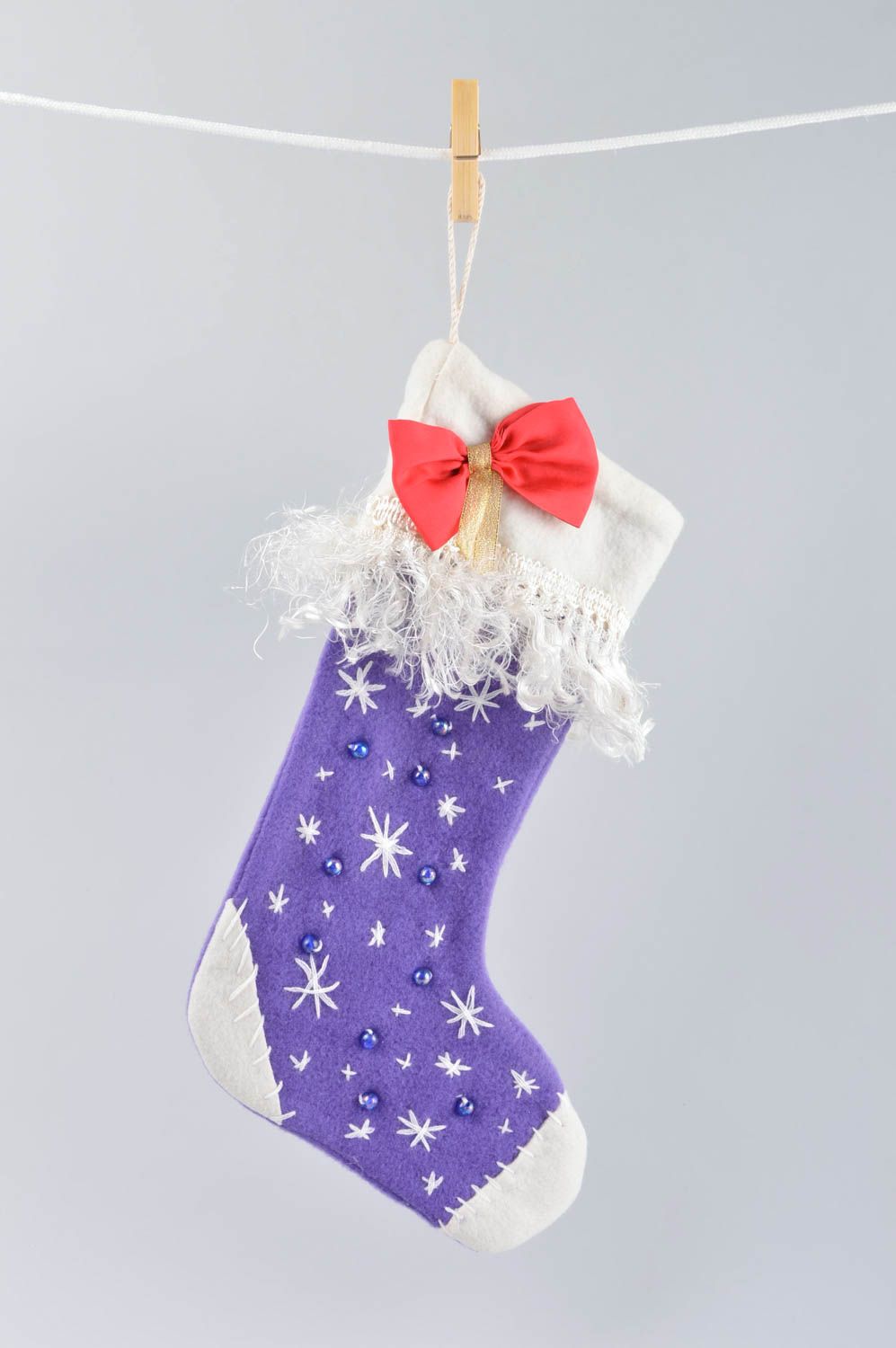 Новогодняя игрушка хэнд мэйд сиреневый новогодний носок игрушка на Рождество фото 1