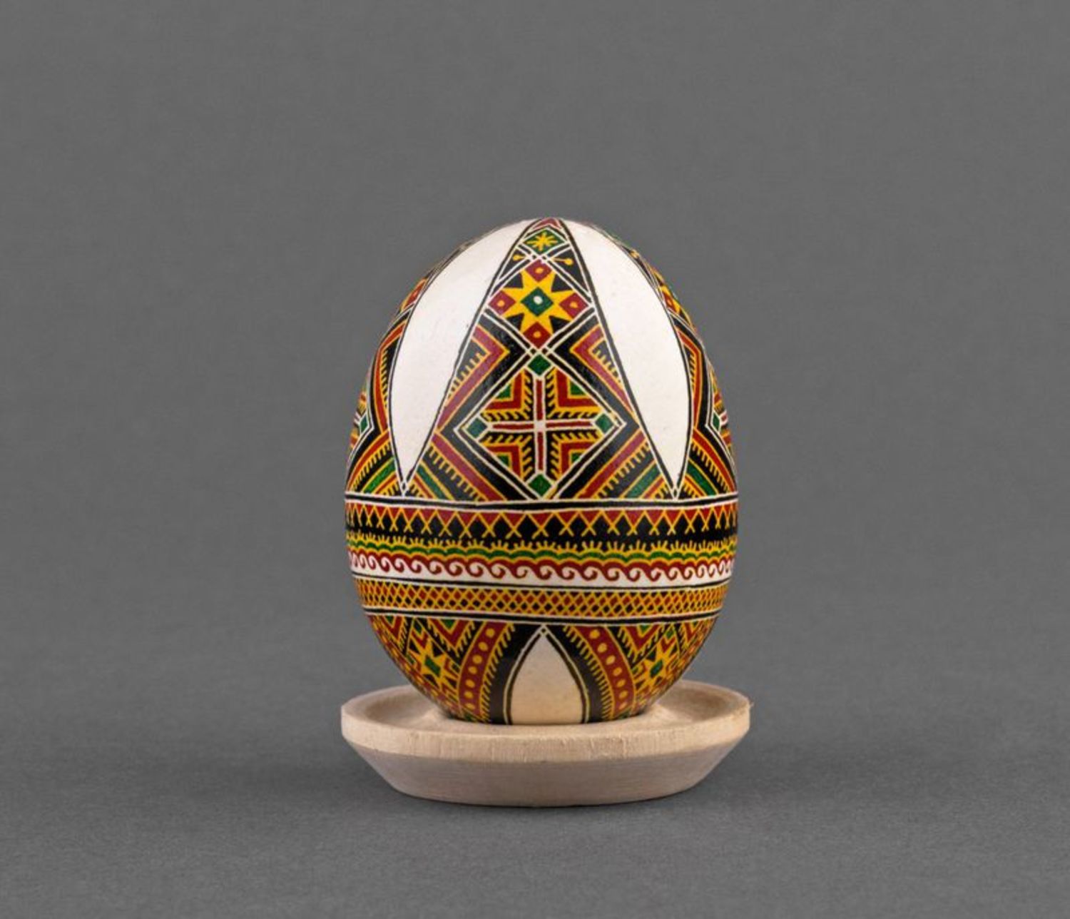 Bemaltes ukrainisches Ei zum Ostern foto 2