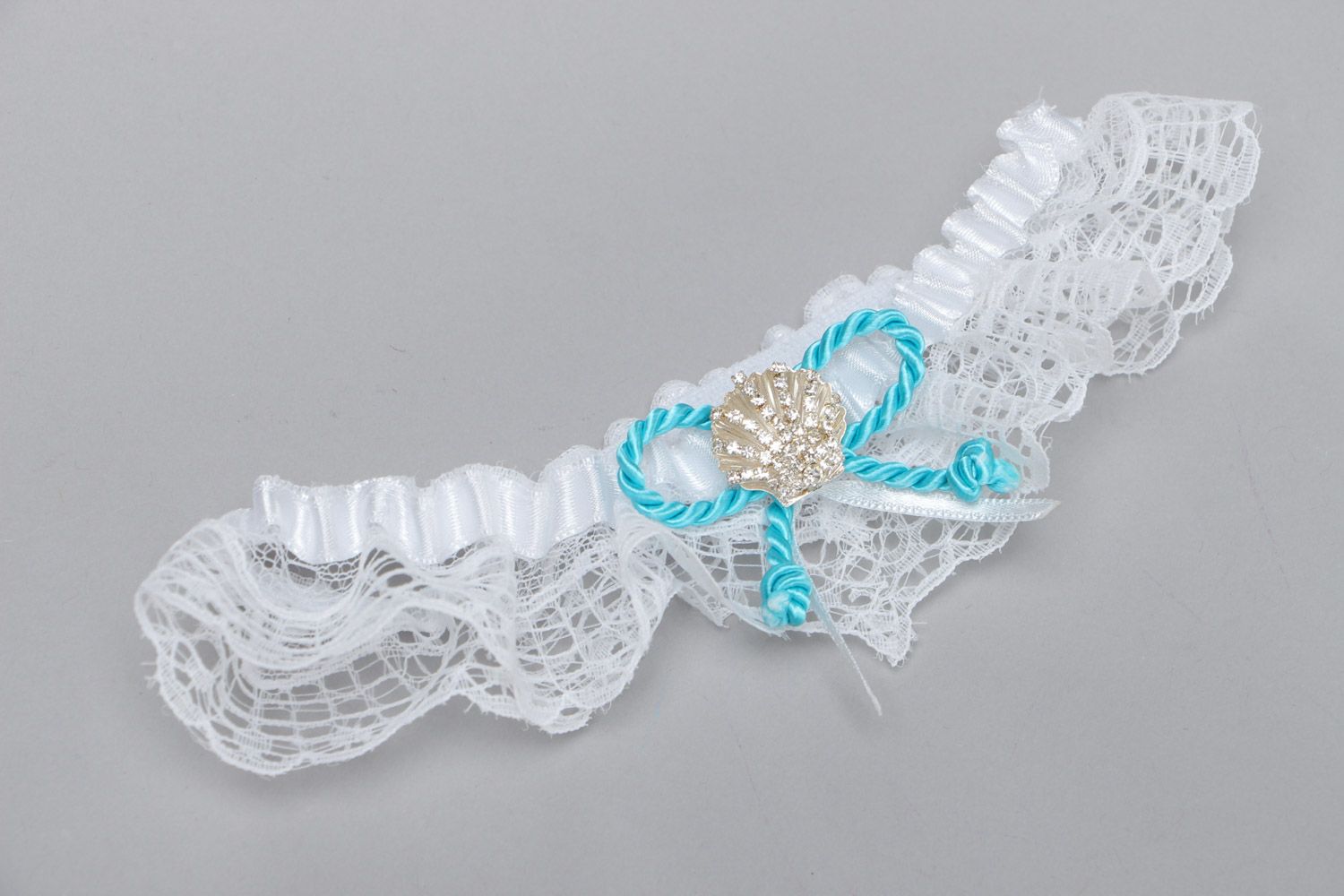 Tender handmade white stretch lace wedding bridal garter with blue cord and bead photo 2