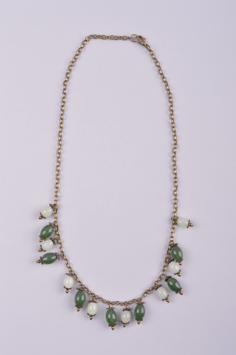 Collier design Bijou fait main perles en verre Accessoire pour femme original photo 2
