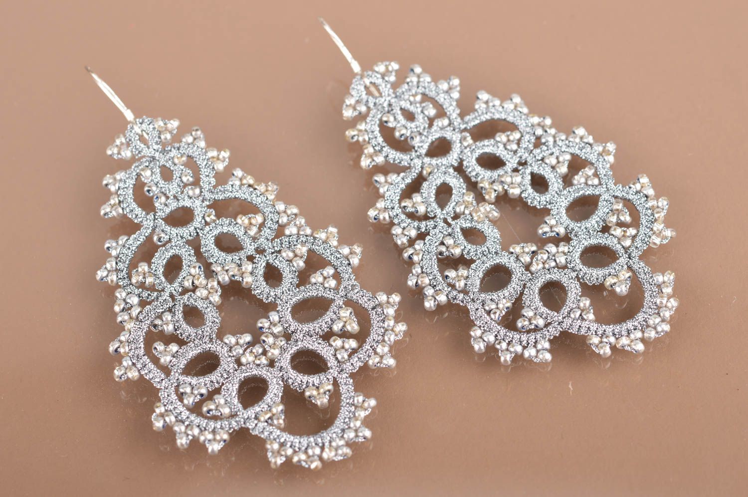Handmade designer massive lace drop tatted dangle earrings light gray long photo 2
