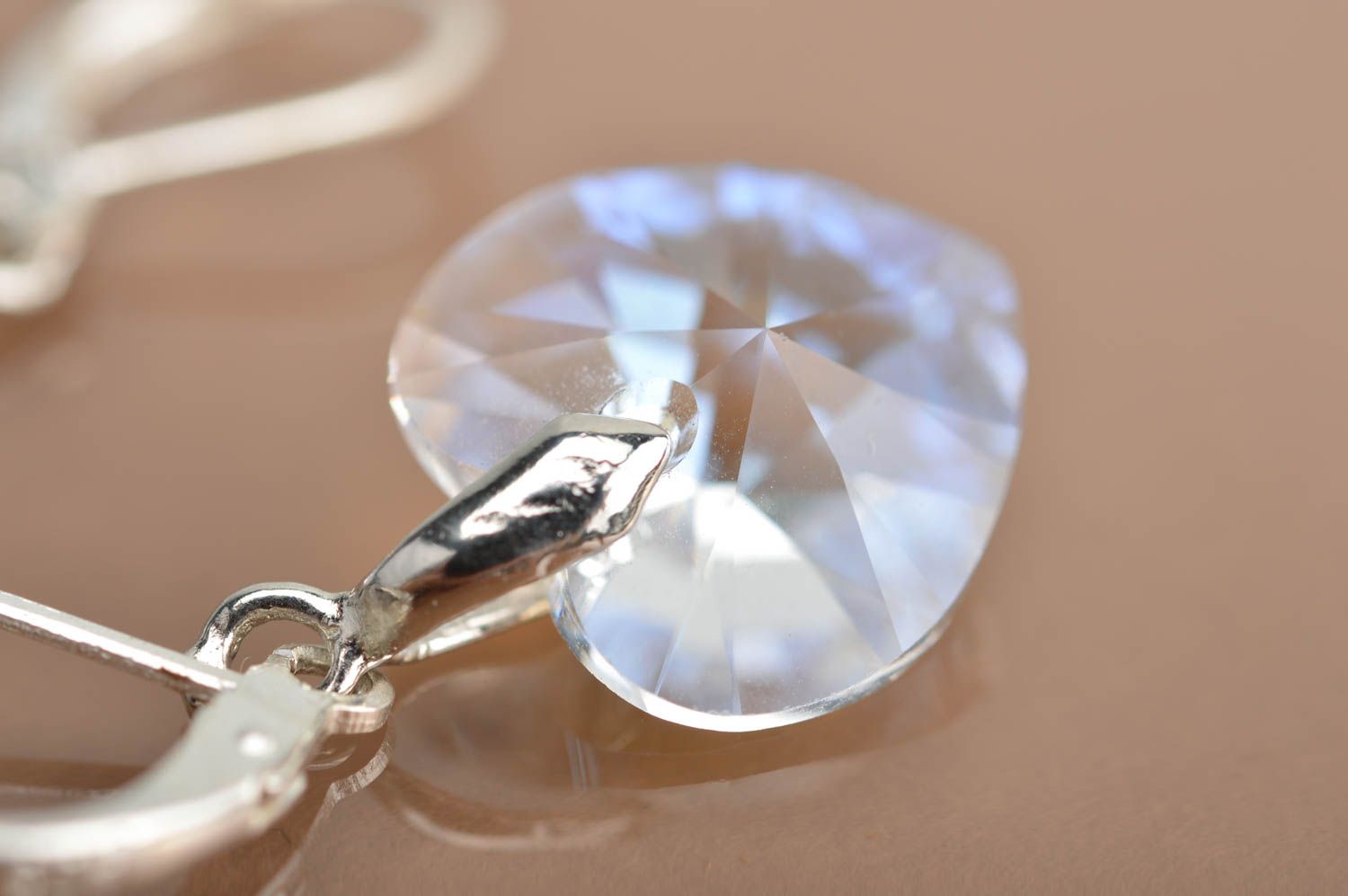 Boucles d'oreilles en cristal et argent pendantes faites main Coeur blanc photo 4