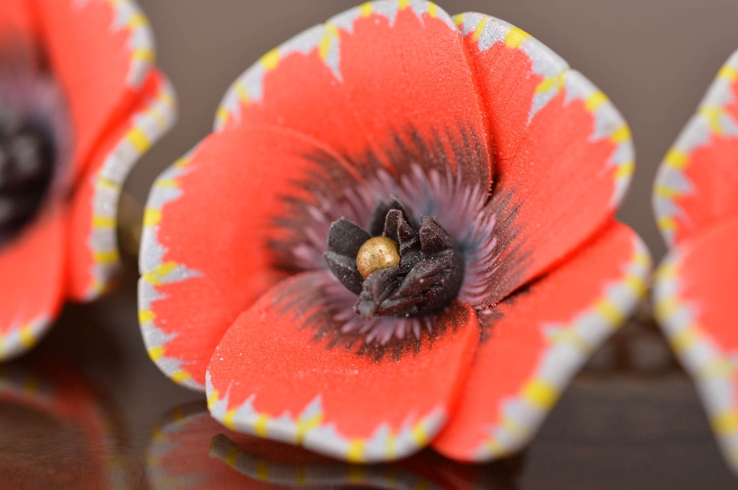 Handmade Blumen Collie aus Polymerton massiv an Kette lang schön rot Mohnblumen foto 3