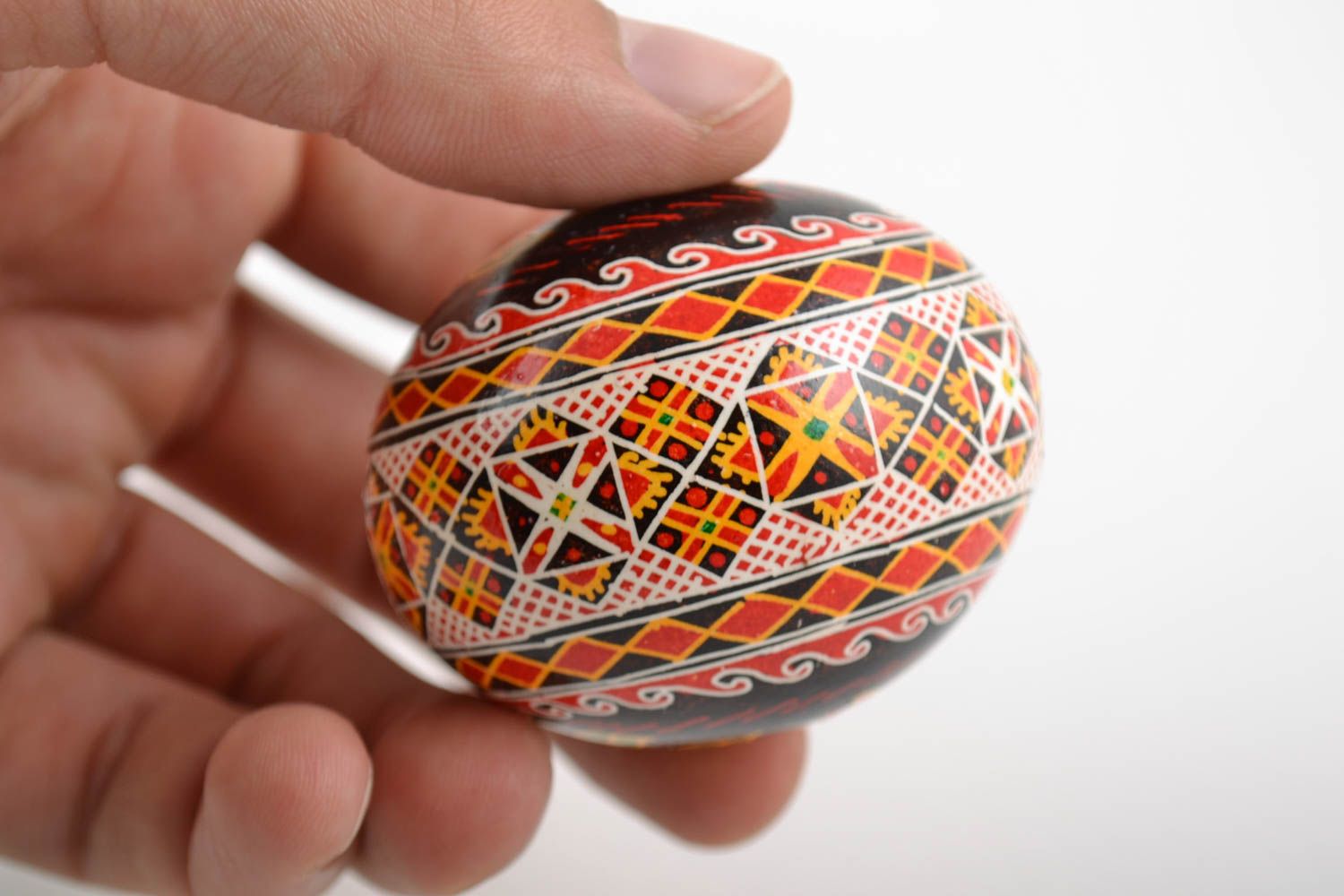 Huevo de Pascua pintado con acrílicos hecho a mano con motivos vegetales foto 2