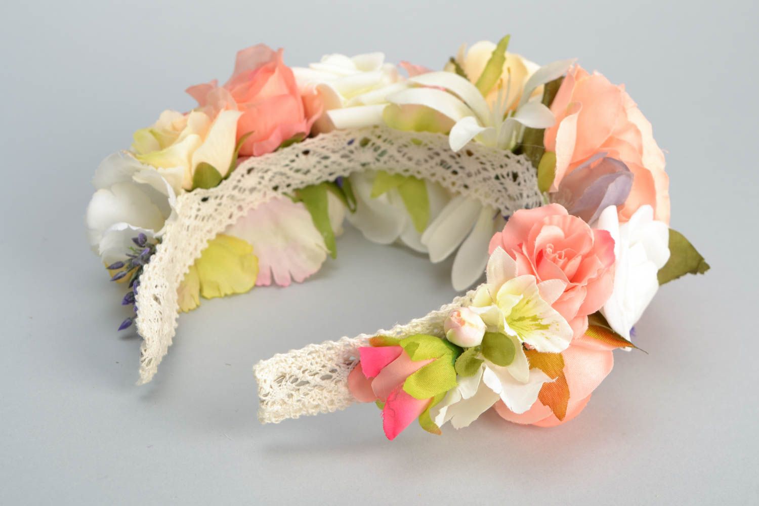 Serre-tête fleurs artificielles Roses pastel fait main accessoire pour femme photo 5