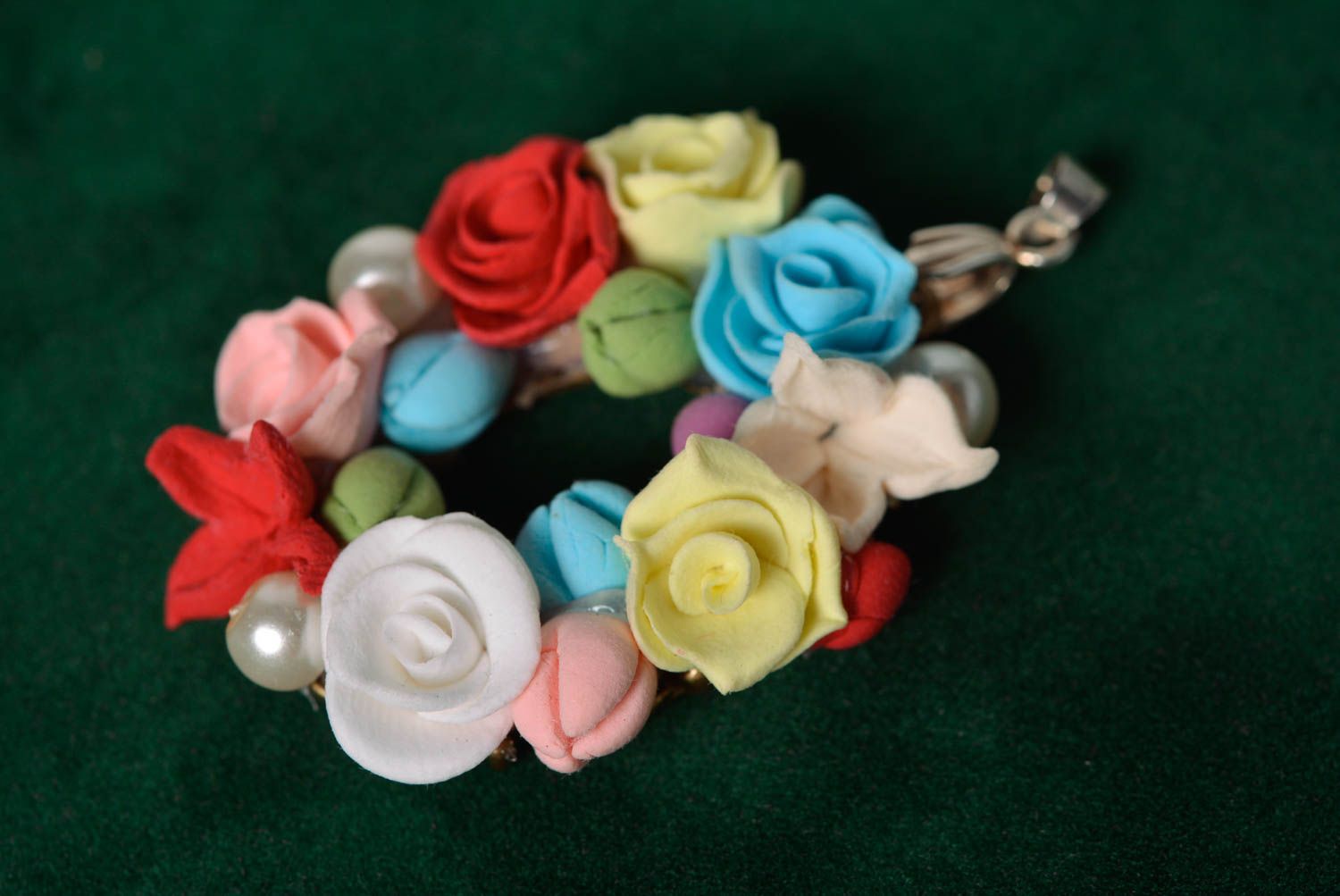 Pendentif en pâte polymère avec fleurs multicolores fait main cadeau pour femme photo 1