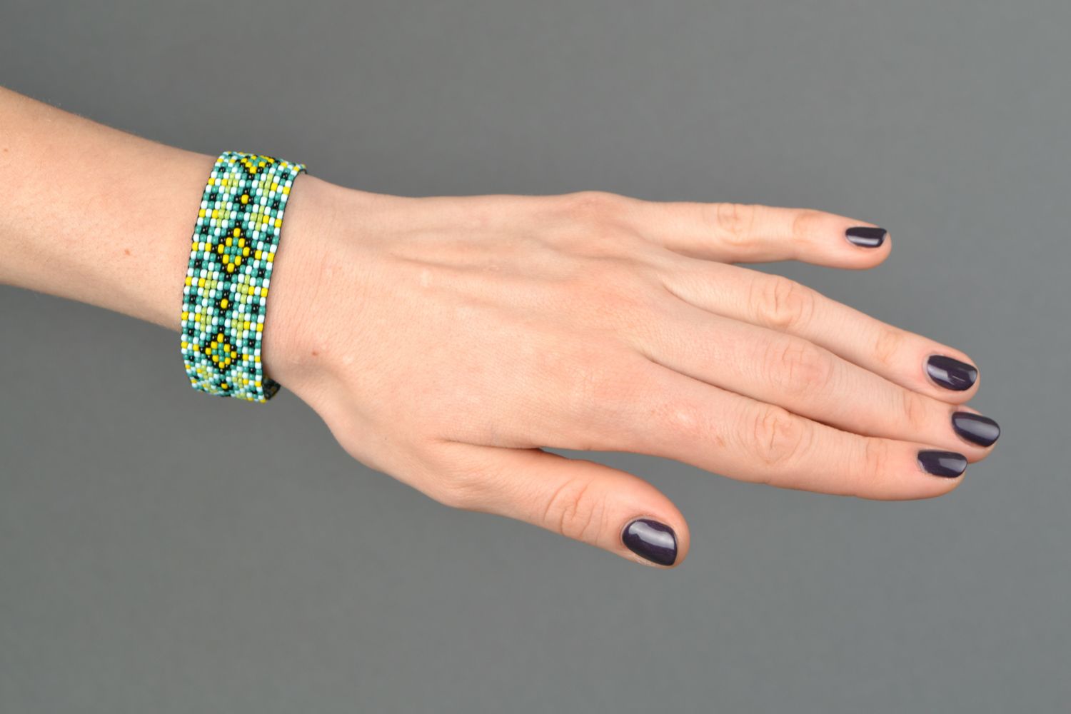 Beautiful beaded wrist bracelet in ethnic style photo 2