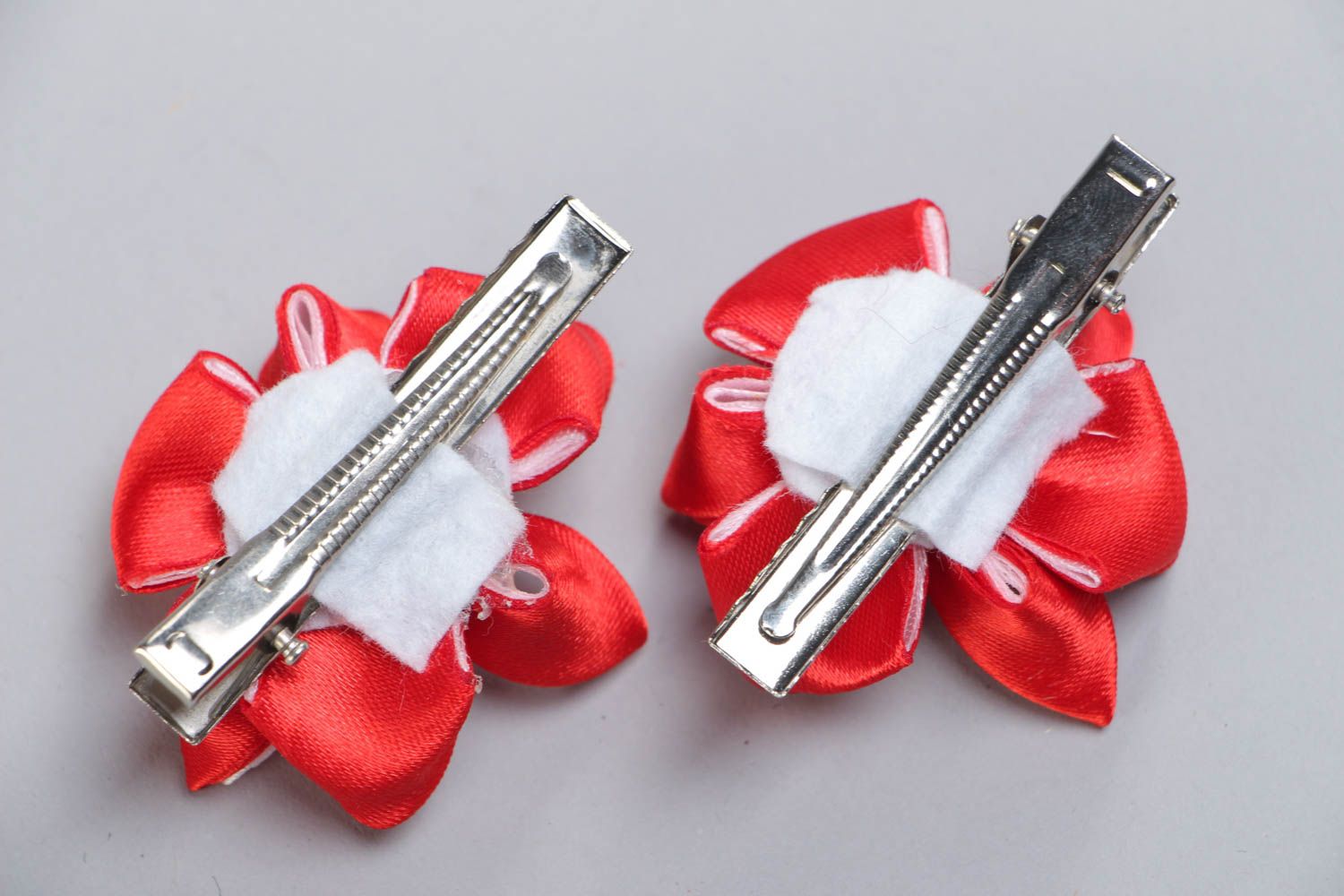 Set of 2 handmade decorative hair clips with red and pink kanzashi flowers  photo 4