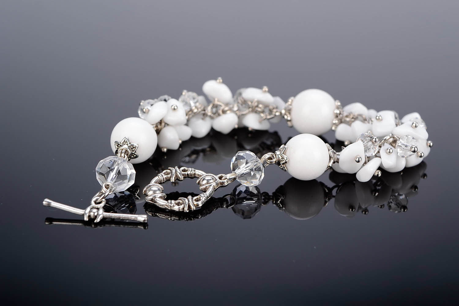 Bracelet avec cristaux et agate blanche  photo 1