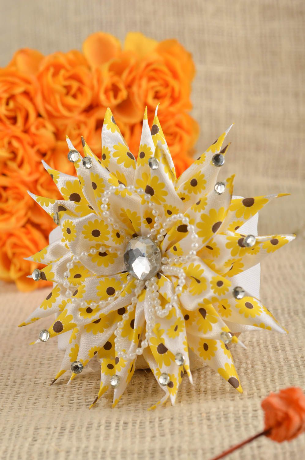 Аксессуар ручной работы заколка канзаши детское украшение хризантема игольчатая фото 1