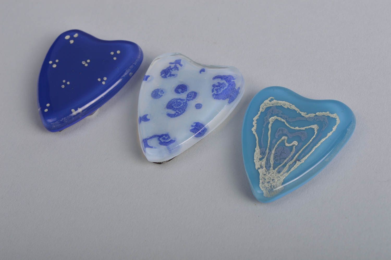 Petits magnets en verre faits main en fusing bleus coeurs originaux pour frigo photo 3