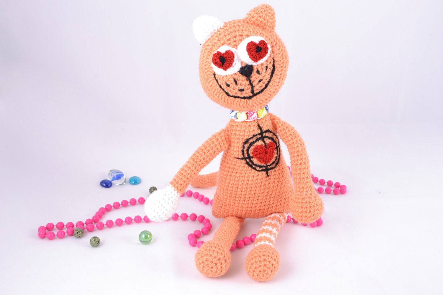 Peluche chat amoureux tricotée faite main petit cadeau original romantique photo 1