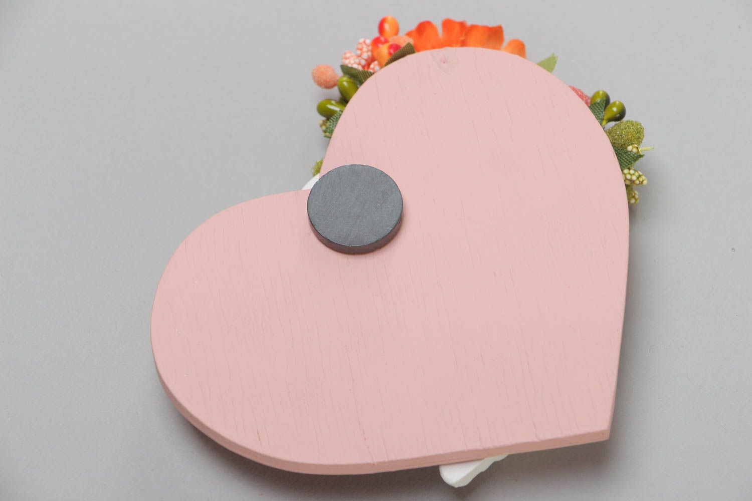 Aimant frigo fait main ange en contreplaqué et plâtre en forme de coeur photo 4