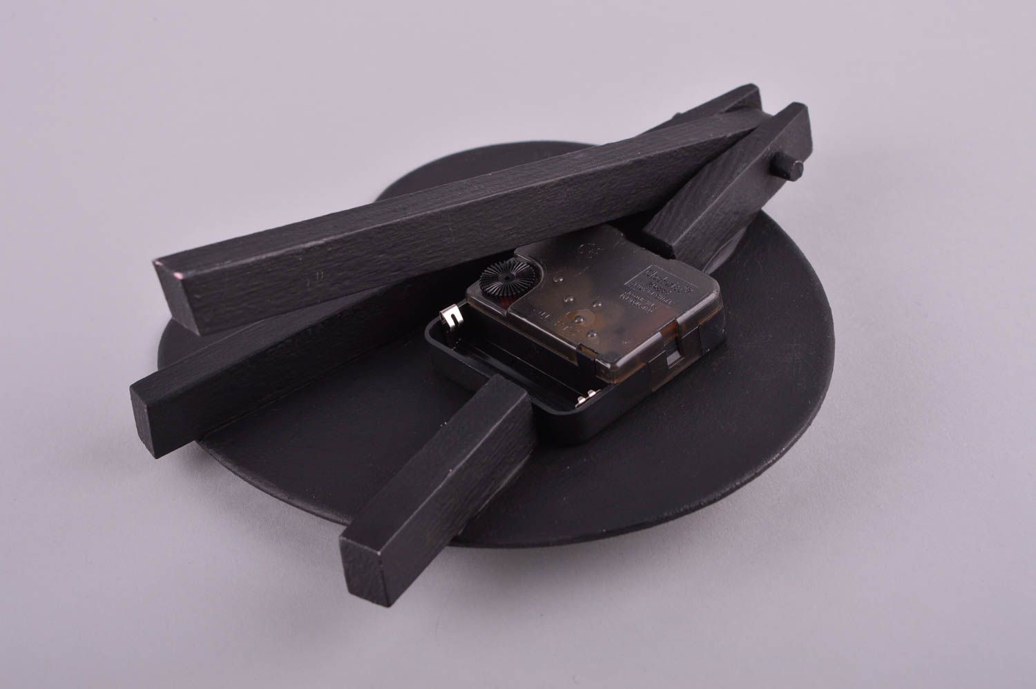 Настенные часы ручной работы необычные часы черные деревянные часы палитра
 фото 4