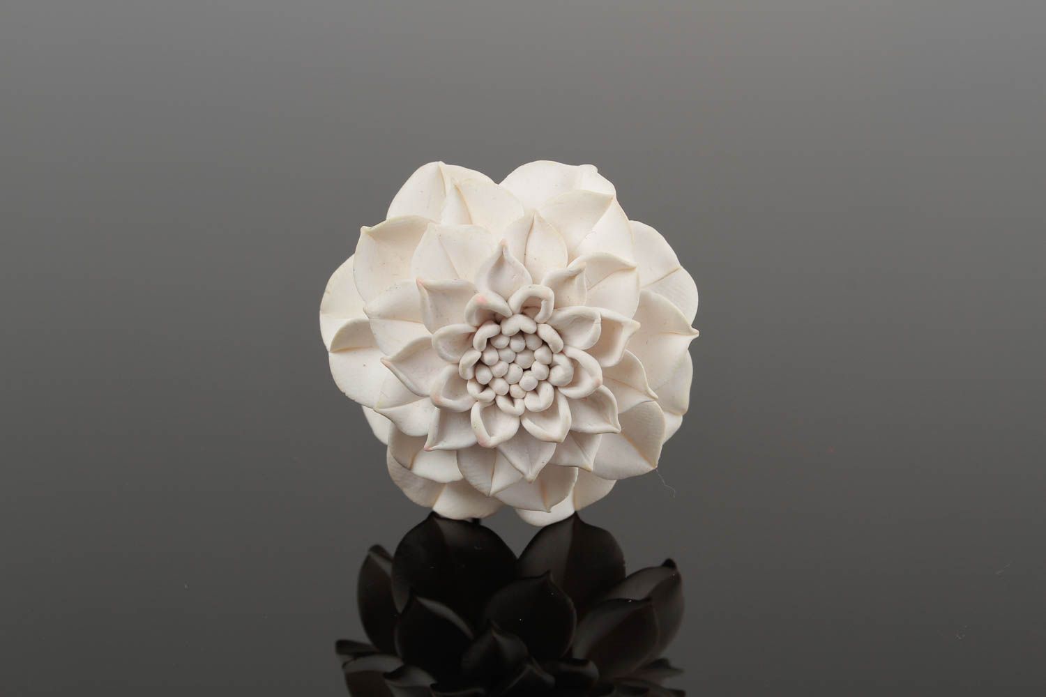 Blume Haarnadel handgemachter Schmuck Haar Accessoire aus Polymer weiß foto 4